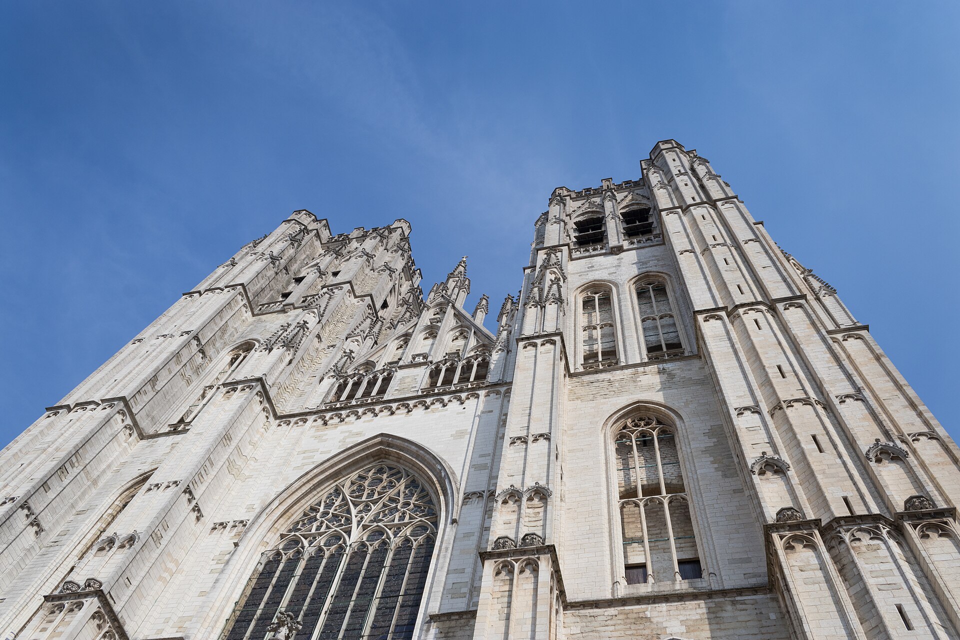 The cathedral seen from an angle