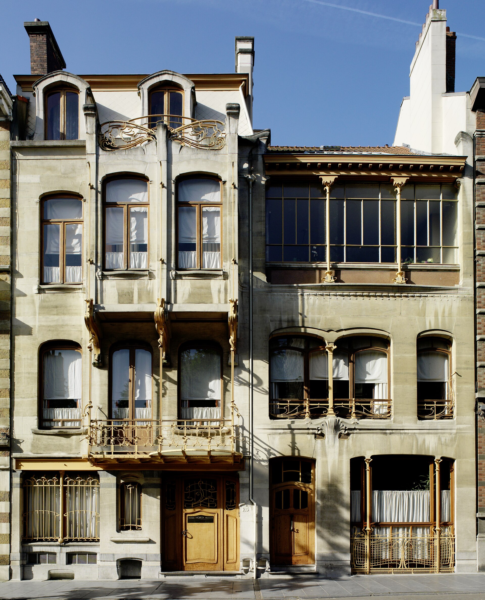 The facade of the Hotel Tassel