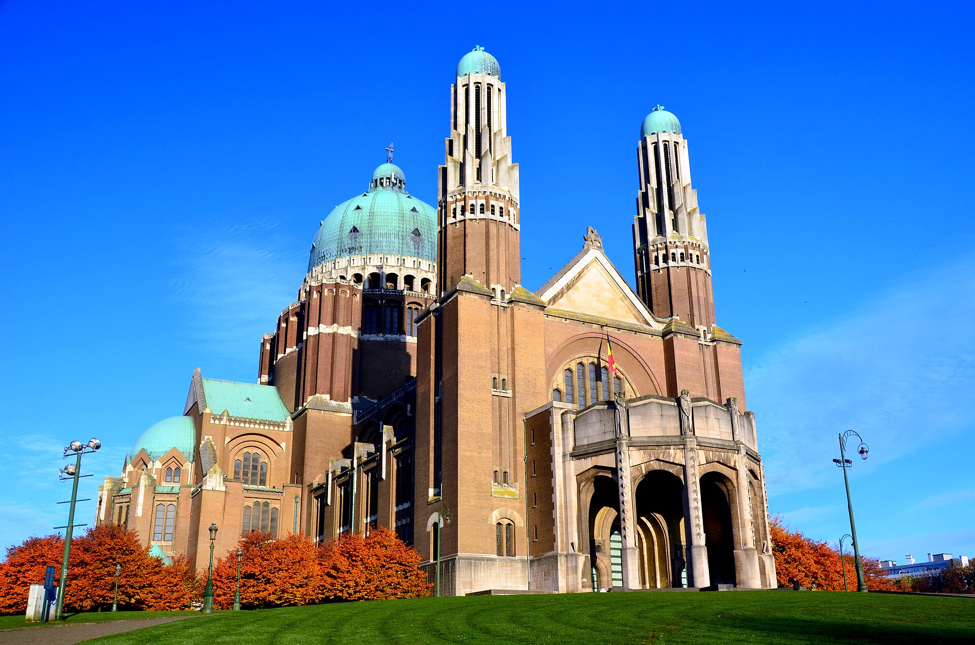 The Koekelberg basilica from the park