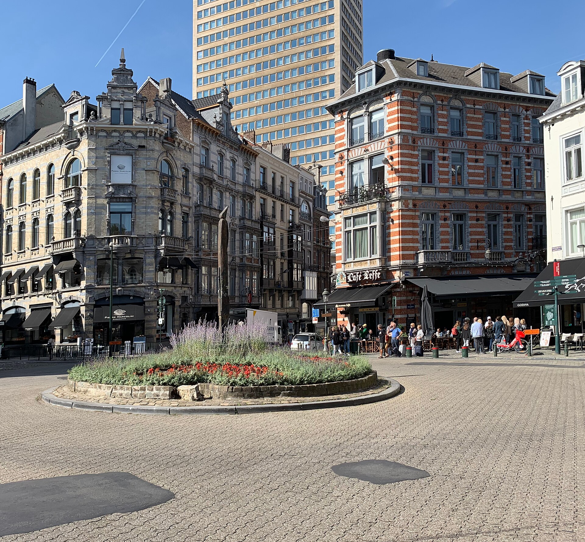 The Grand Sablon seen across the square